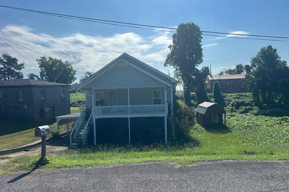 41 8th St NE Graysville, AL 35073, Jefferson County