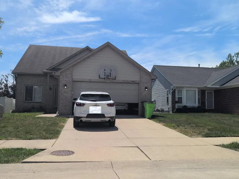 23332 Grandy St Clinton Township, MI 48035, Macomb County