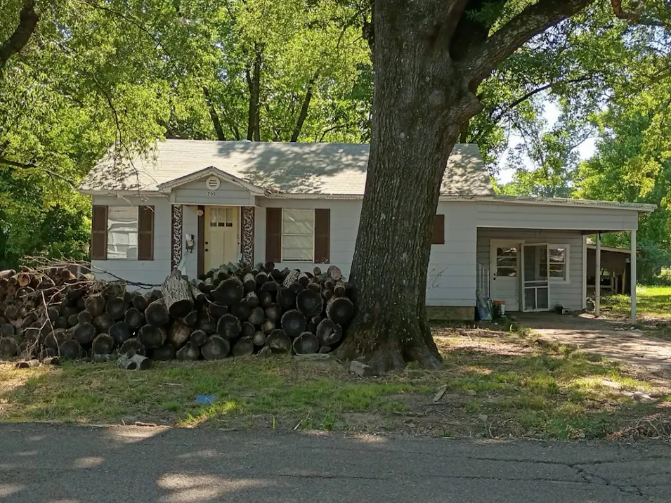 705 South Hervey Street Hope, AR 71801, Hempstead County