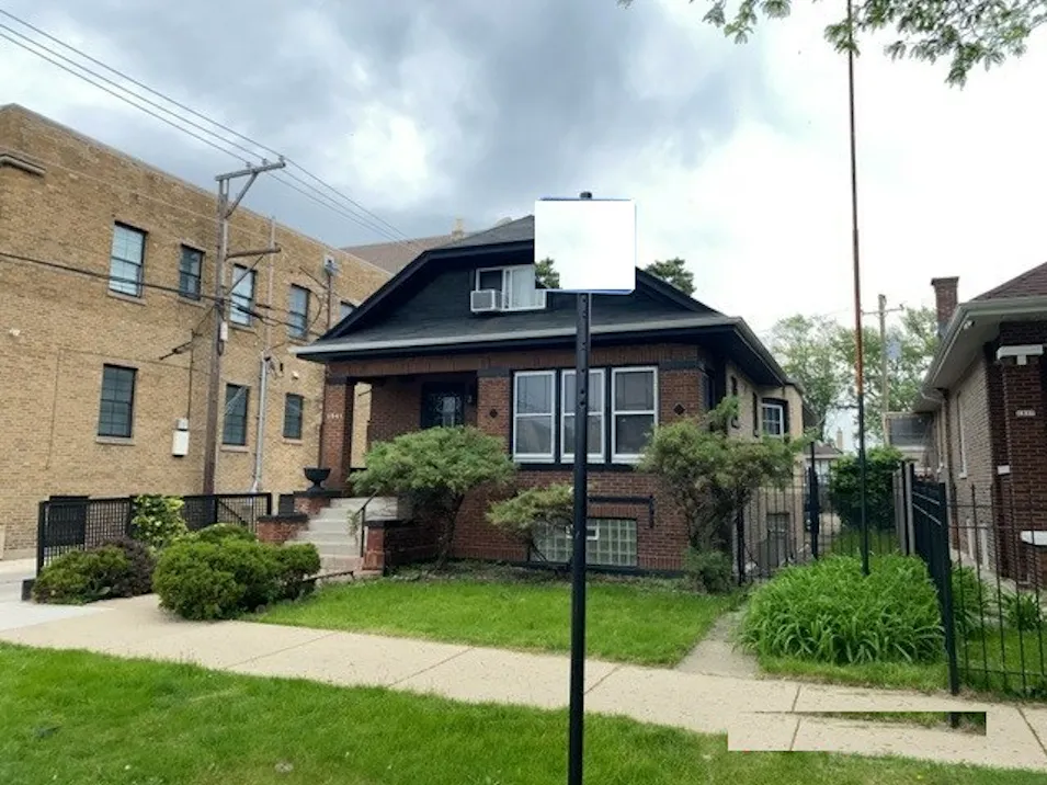 1541 North Leclaire St Chicago, IL 60651, Cook County