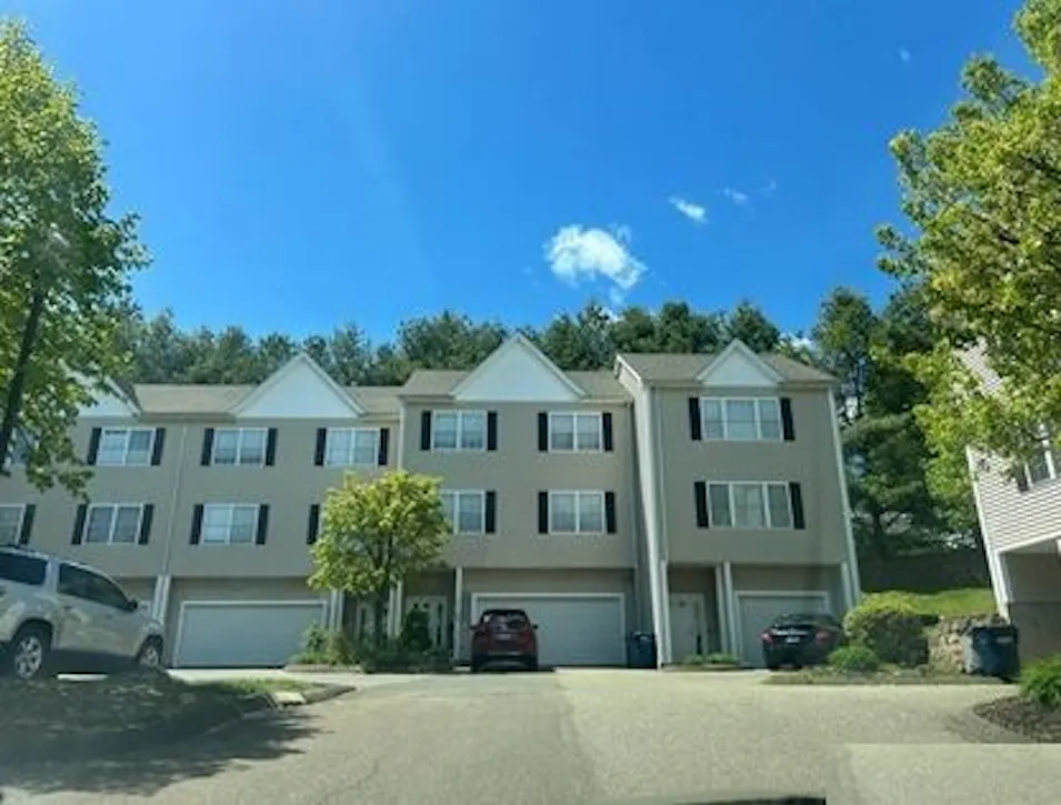 2720 State Street Unit 15 Hamden, CT 06517, New Haven County