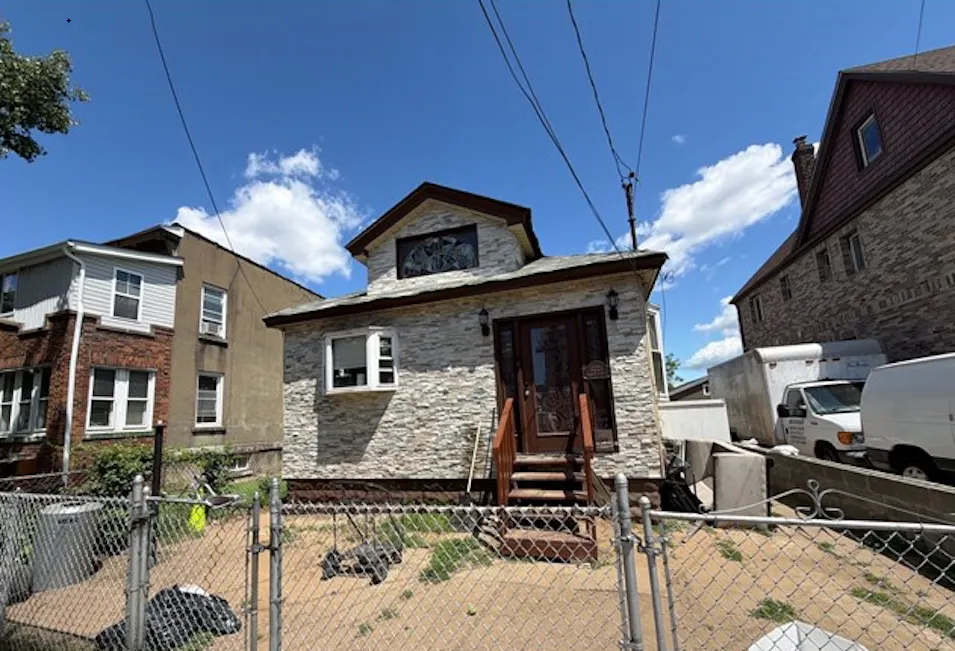 142 25 Bascom Avenue Ozone Park, NY 11436, Queens County