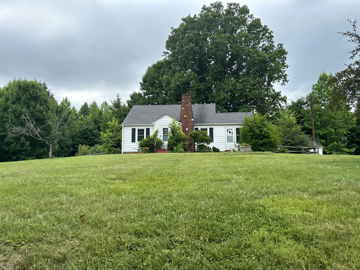 Hampton Rd, Clemmons, NC 27012