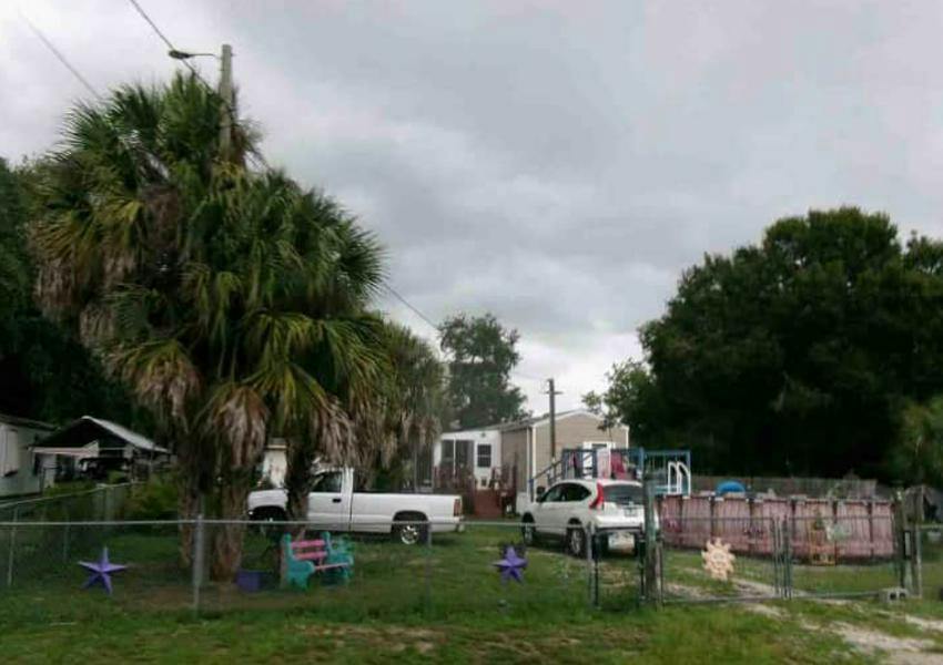 Charles St, Moore Haven, FL 33471