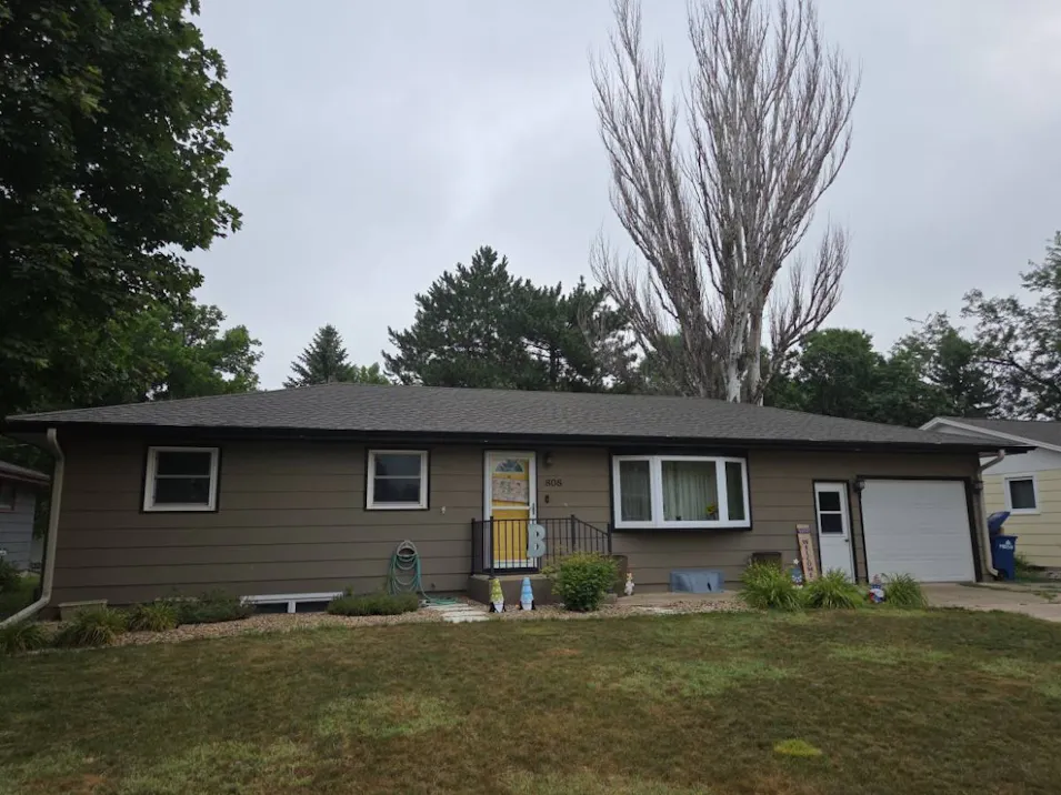 808 E 13th Ave Mitchell, SD 57301, Davison County