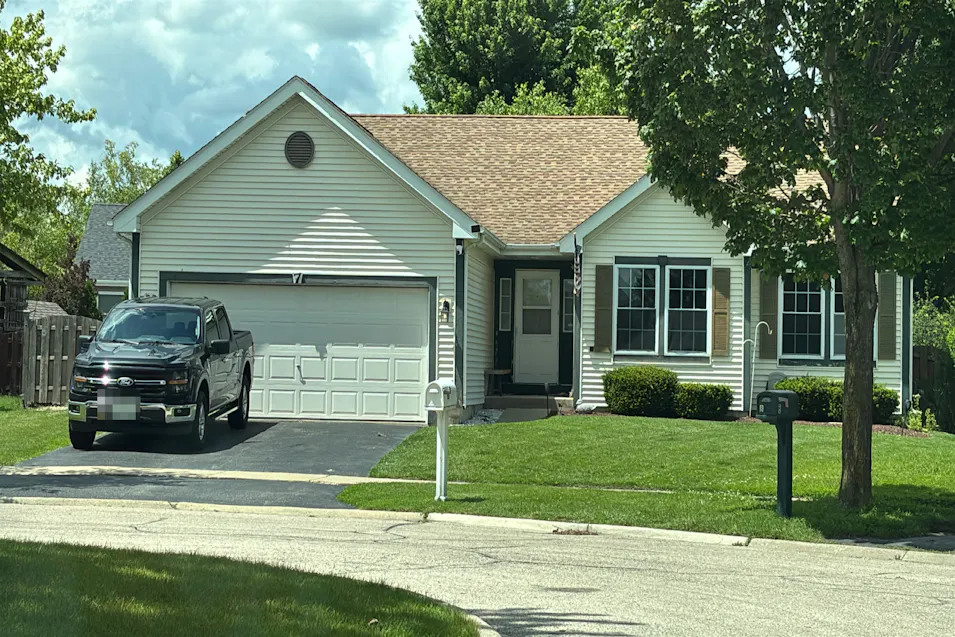 7 Briarcliff Ct Lake In the Hills, IL 60156, McHenry County