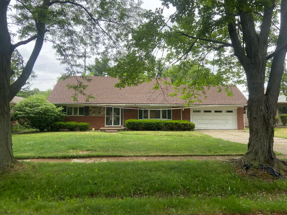 18226 Roseland Blvd Lathrup Village, MI 48076, Oakland County