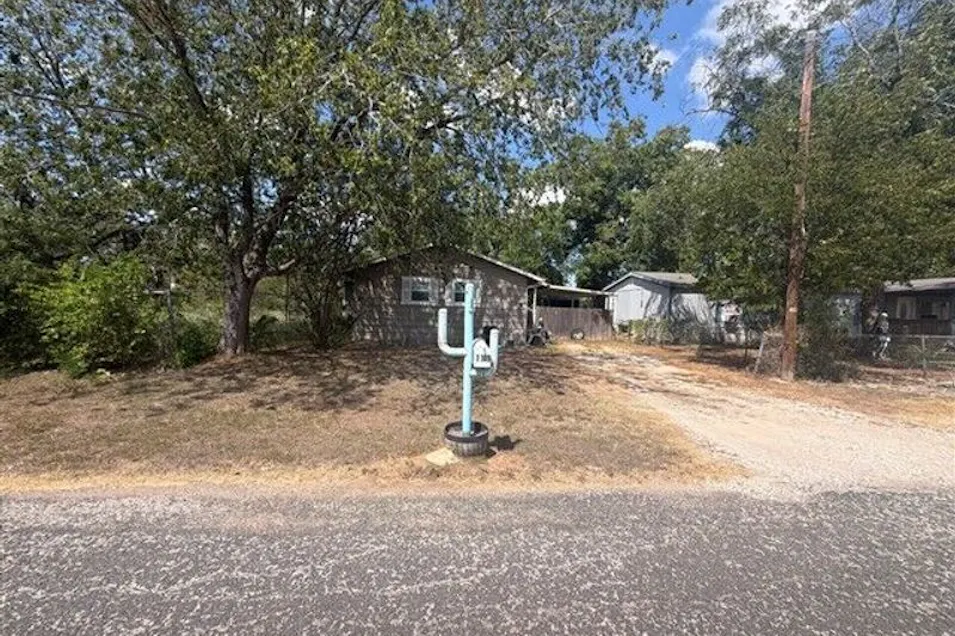 1109 Hough Adkins, TX 78101, Bexar County