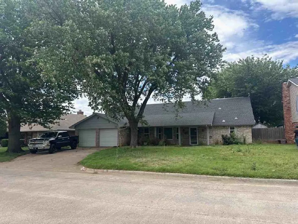 5621 NW 83rd St Oklahoma City, OK 73132, Oklahoma County