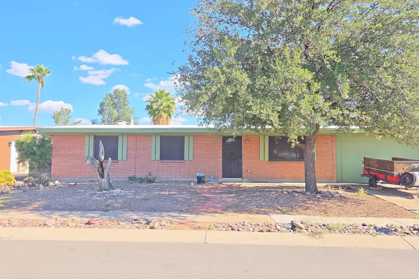 7878 N Jensen Dr