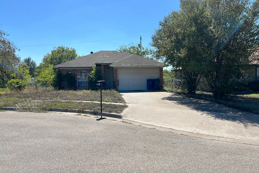 1205 Dekort Circle