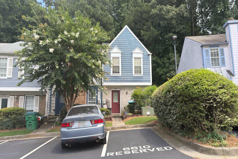 6610 Wellington Square