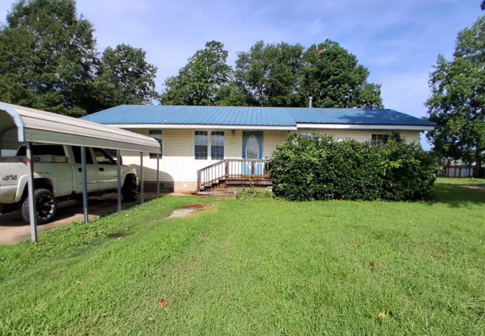 909 E Almar St Malden, MO 63863, Dunklin County