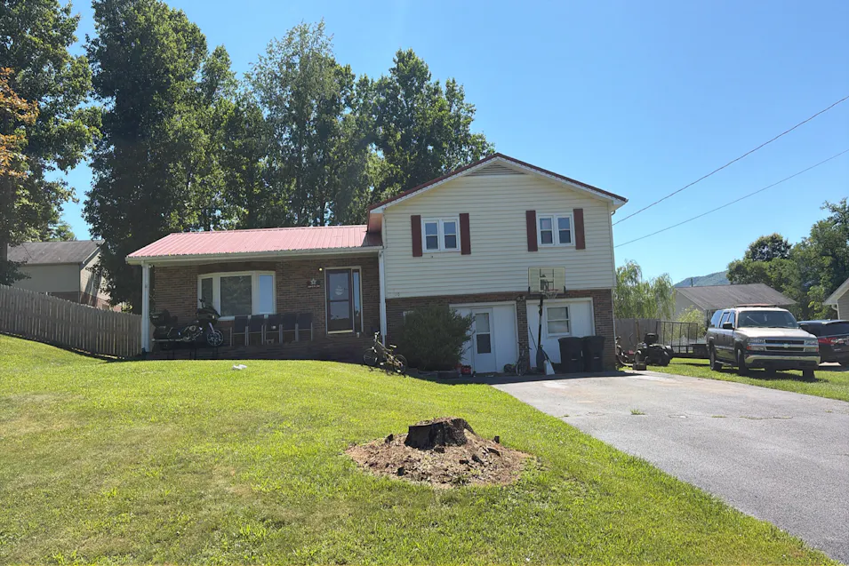 110 Rhododendron Ln Johnson City, TN 37601, Carter County