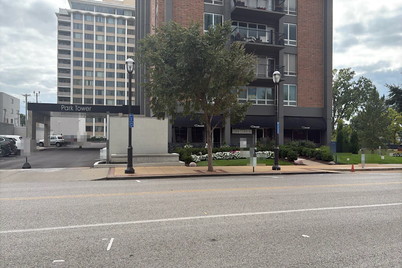 200 S Brentwood Blvd #4a