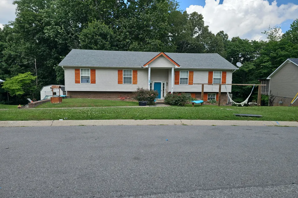 825 Leigh Ann Drive Clarksville, TN 37042, Montgomery County