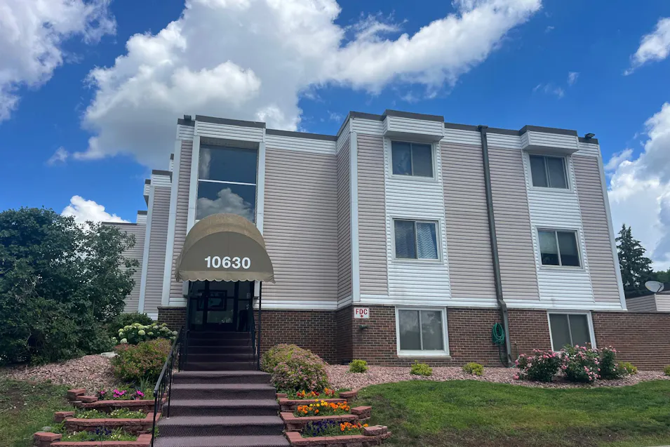 10630 Rockford Rd Unit 103 Plymouth, MN 55442, Hennepin County