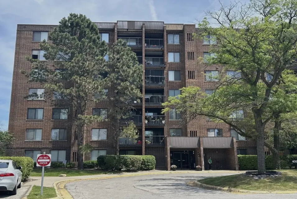 400 Park Ave 211 Calumet City, IL 60409, Cook County