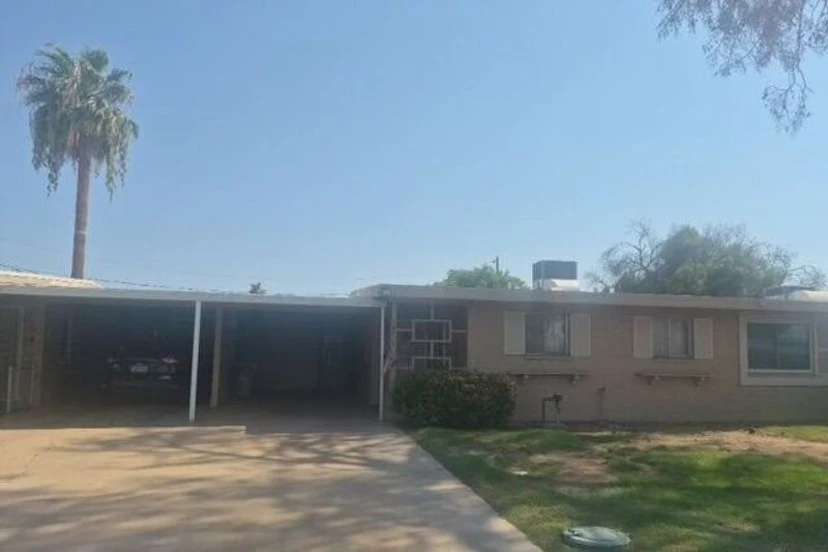10711 W Abbott Ave
