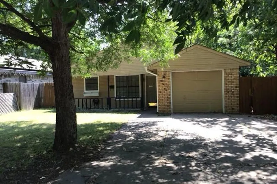405 S Dallas St Kaufman, TX 75142, Kaufman County