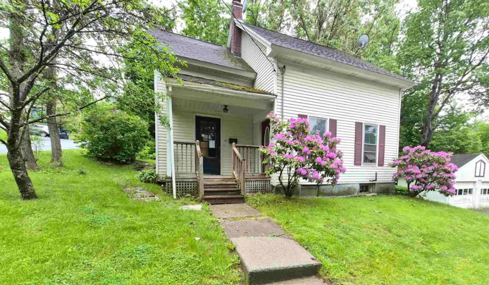 21 C St Barre, VT 05641, Washington County
