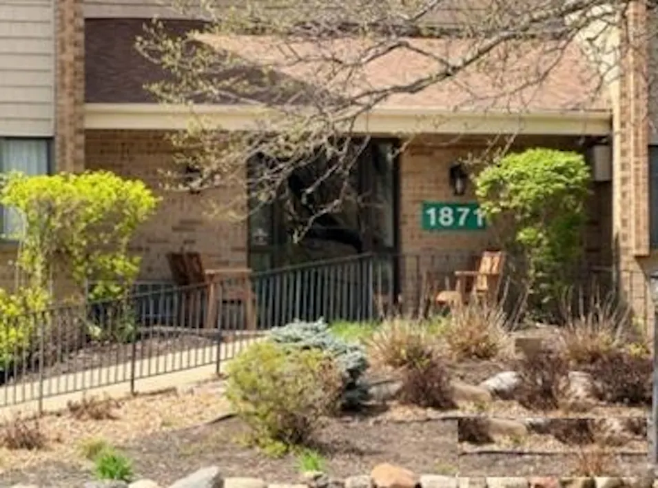 1871 Silver Bell Rd Unit 222 Saint Paul, MN 55122, Dakota County