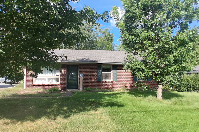 106 Mimosa Dr