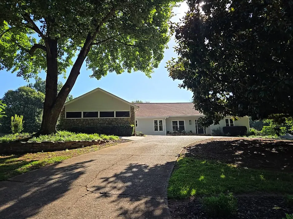 560 Saddle Creek Cir Roswell, GA 30076, Fulton County