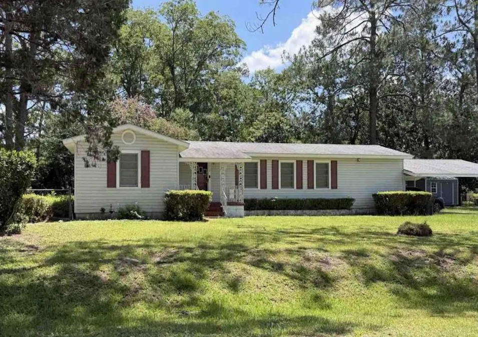 2008 Fairway Dr Waycross, GA 31501, Ware County