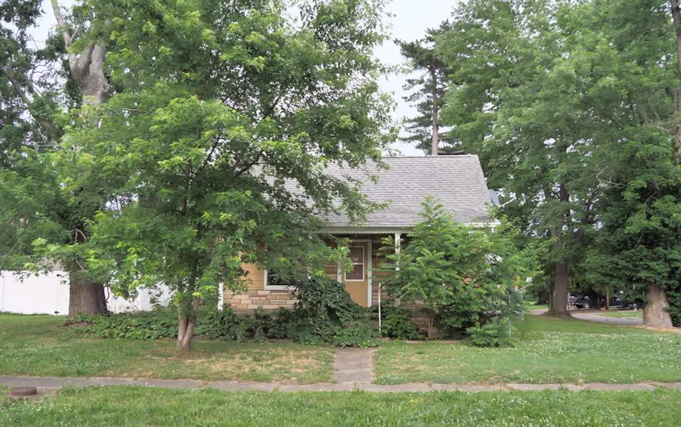 600 N 11th Street Herrin, IL 62948, Williamson County