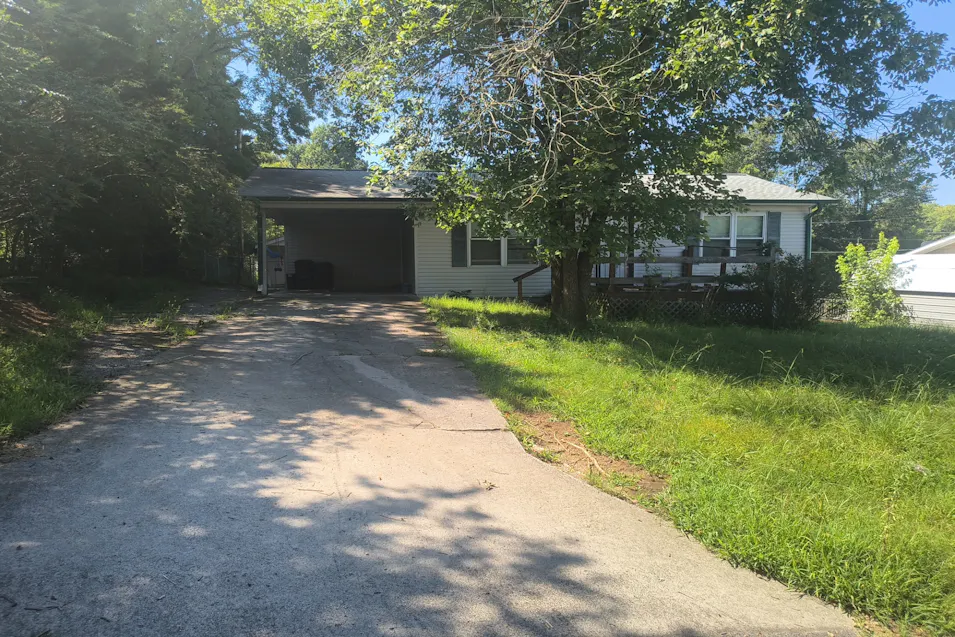 910 Latham St Etowah, TN 37331, McMinn County