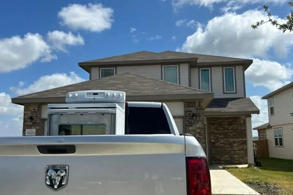 11213 Hollinger Cir Converse, TX 78109, Bexar County