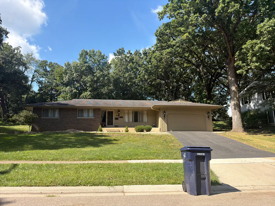2211 Country Knoll Ln Elgin, IL 60123, Kane County