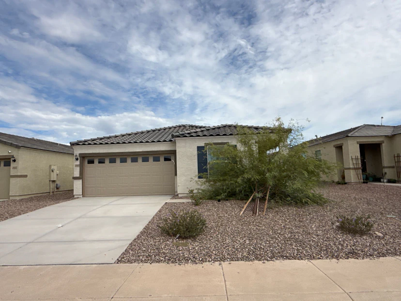 1642 W Pima Ave