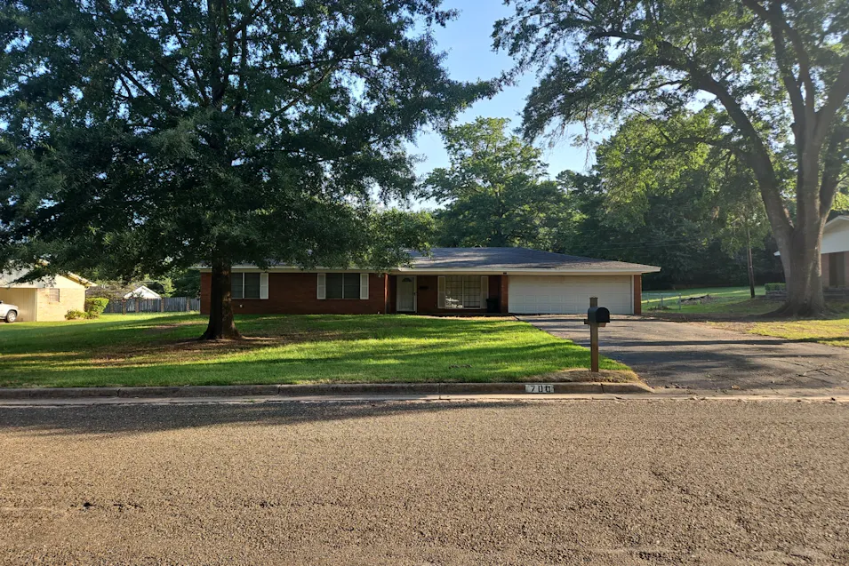 700 Madelaine Dr Gilmer, TX 75644, Upshur County