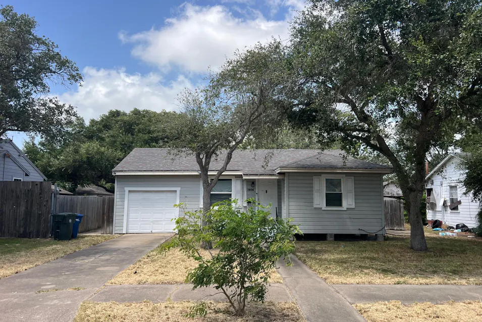 3934 Redwood St Corpus Christi, TX 78411, Nueces County