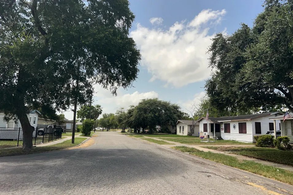 3934 Redwood St Corpus Christi, TX 78411, Nueces County