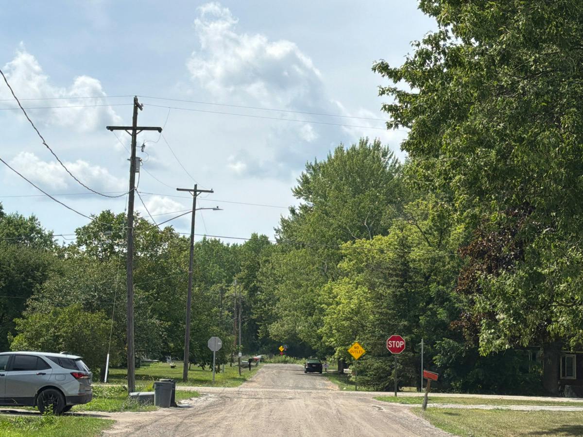 Angola Ave, Mount Morris, MI 48458