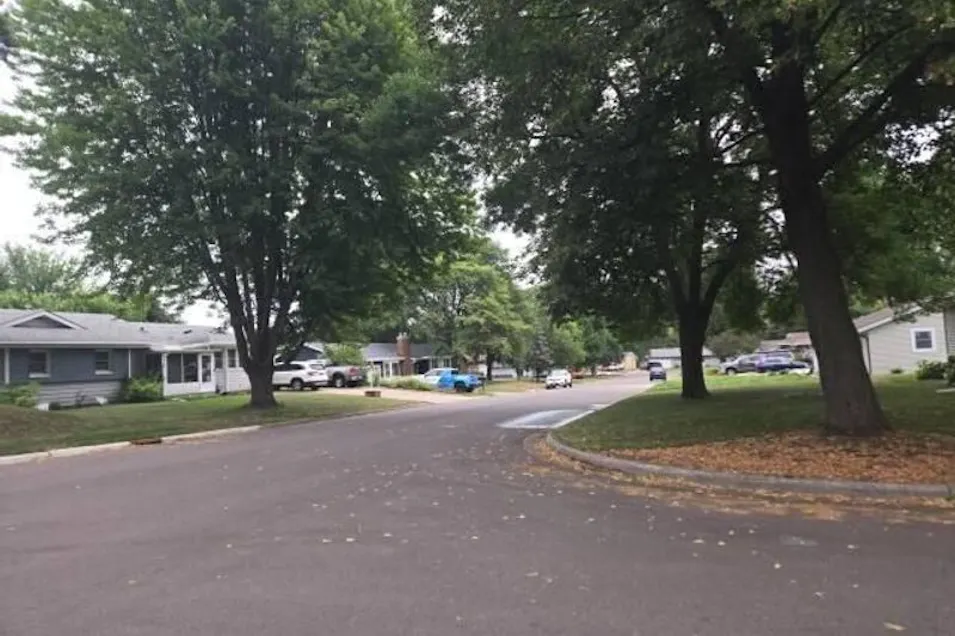 2135 Fox Pl Mendota Heights, MN 55120, Dakota County