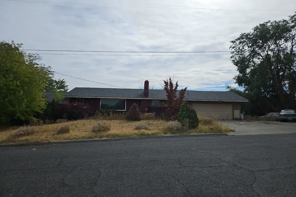 838 Upland Dr Sunnyside, WA 98944, Yakima County