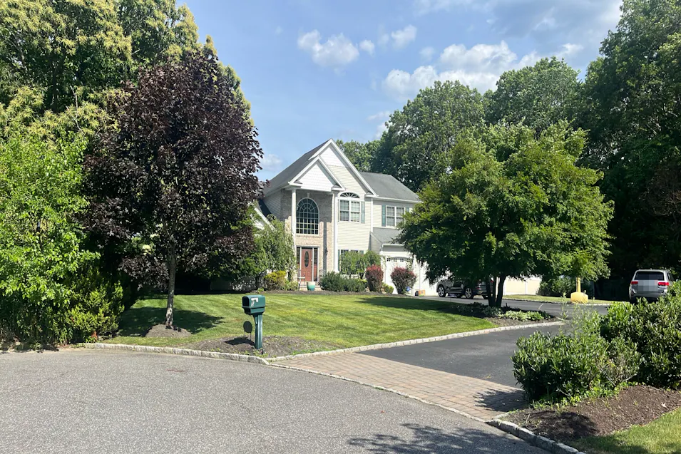 5 Keystone Ct Smithtown, NY 11787, Suffolk County