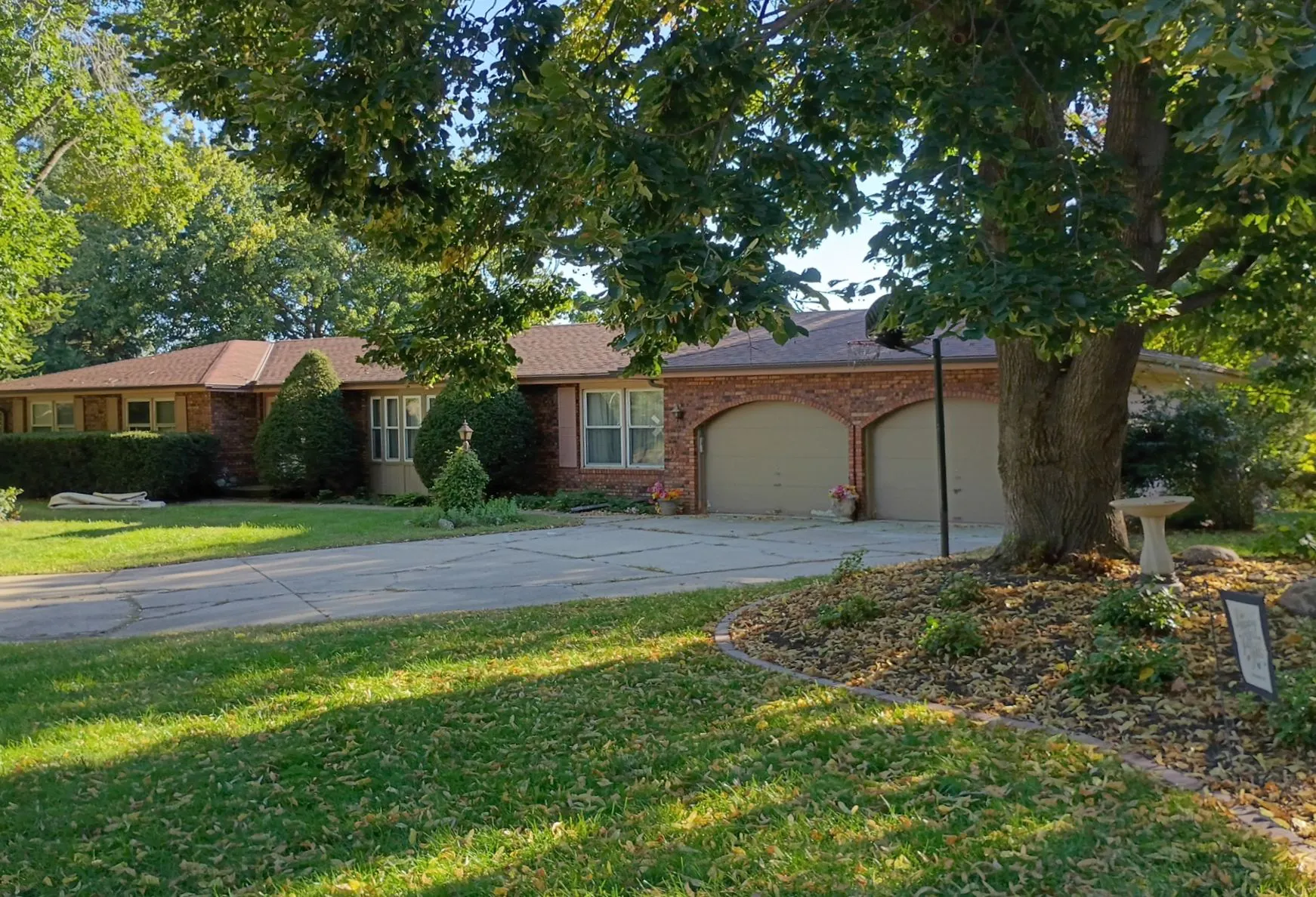 Burt Cir, Omaha, NE 68154 #1