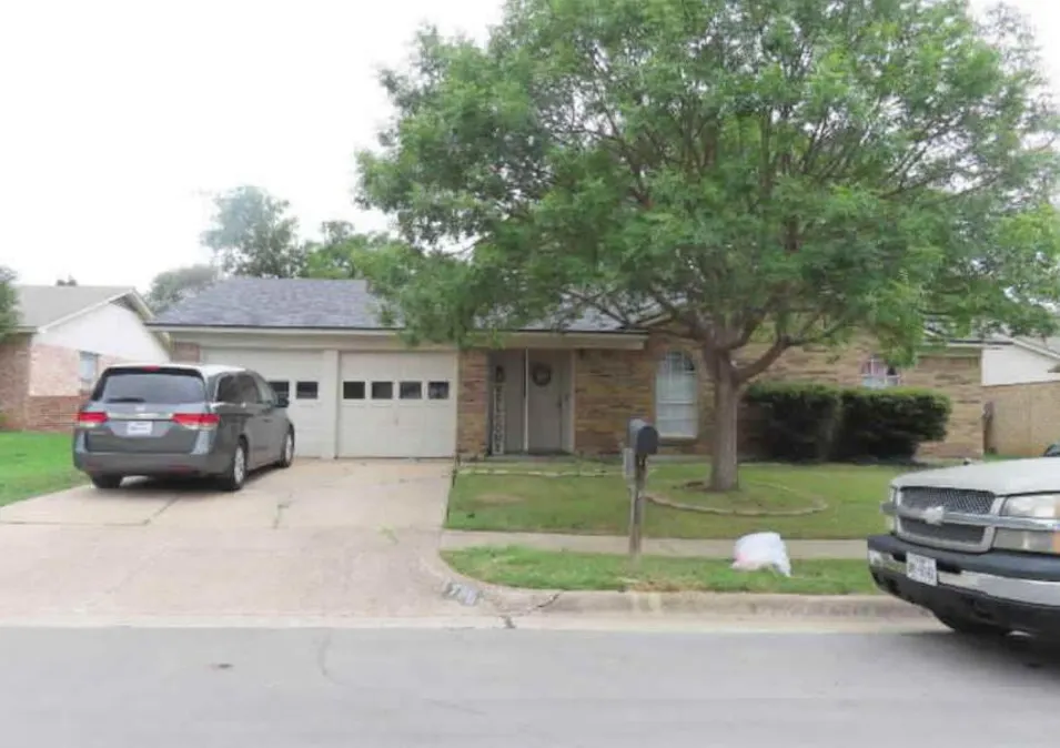 756 Nwcharlyne Dr Burleson, TX 76028, Johnson County