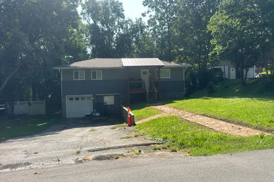 972 W Circle Dr Rossville, GA 30741, Walker County