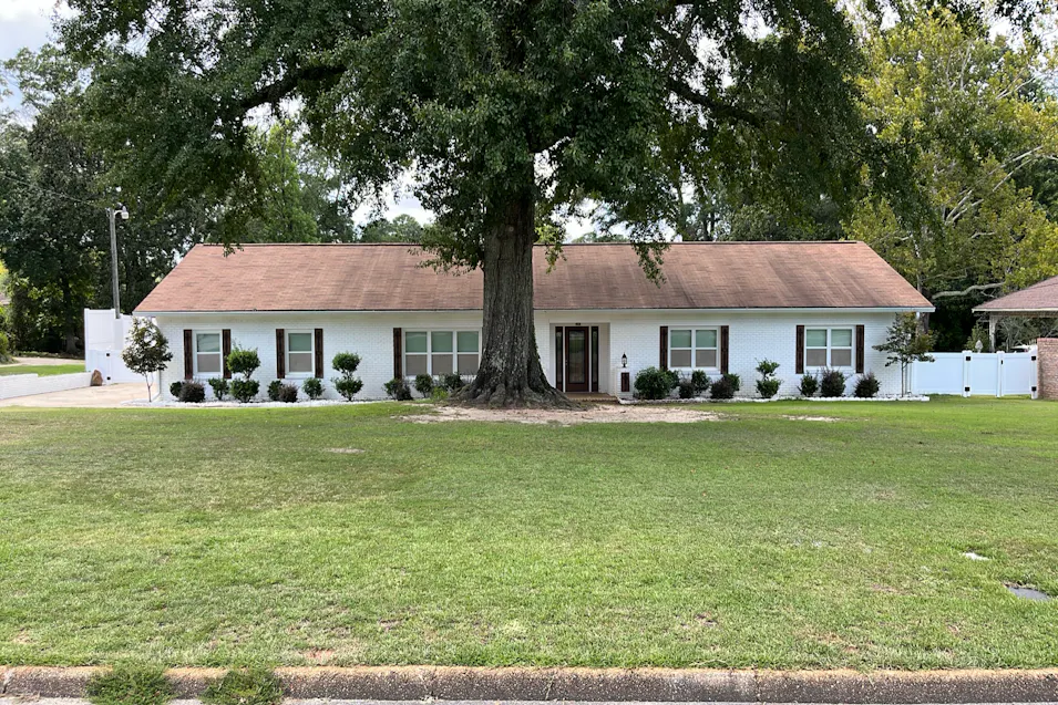 2302 Stonebridge Rd Dothan, AL 36301, Houston County