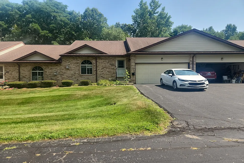 7080 S Bluewater Dr, Unit 17 Clarkston, MI 48348, Oakland County