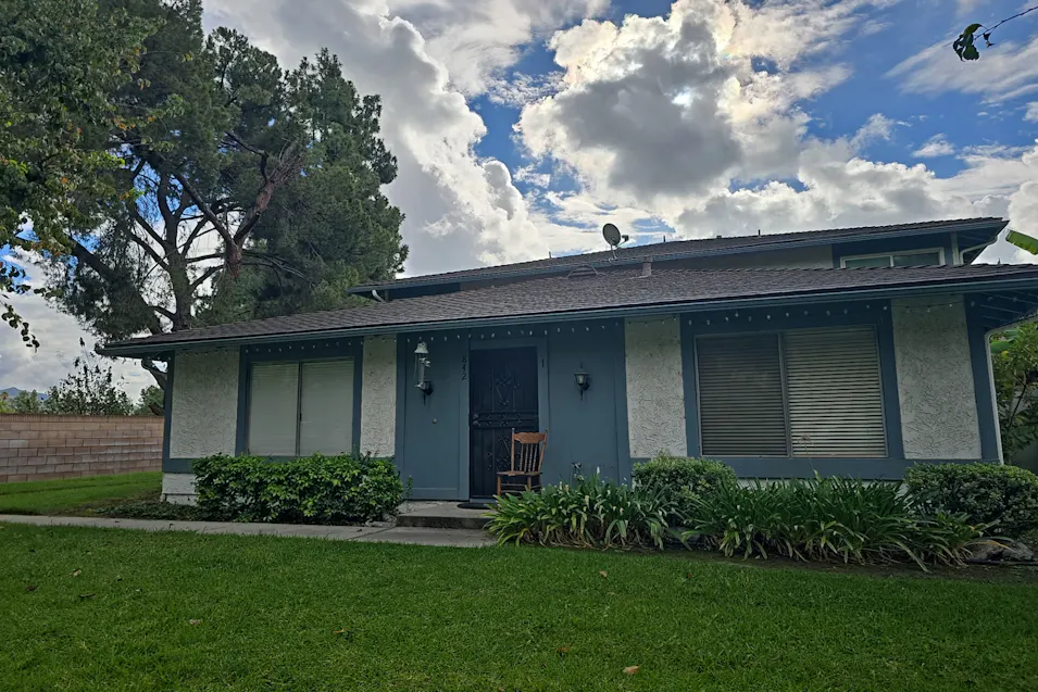 842 W Sierra Madre Ave Apt 1 Azusa, CA 91702, Los Angeles County