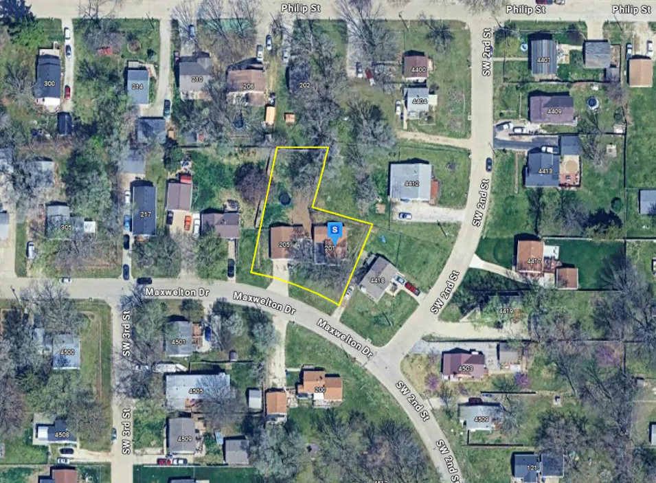 201 Maxwelton Dr Des Moines, IA 50315, Polk County