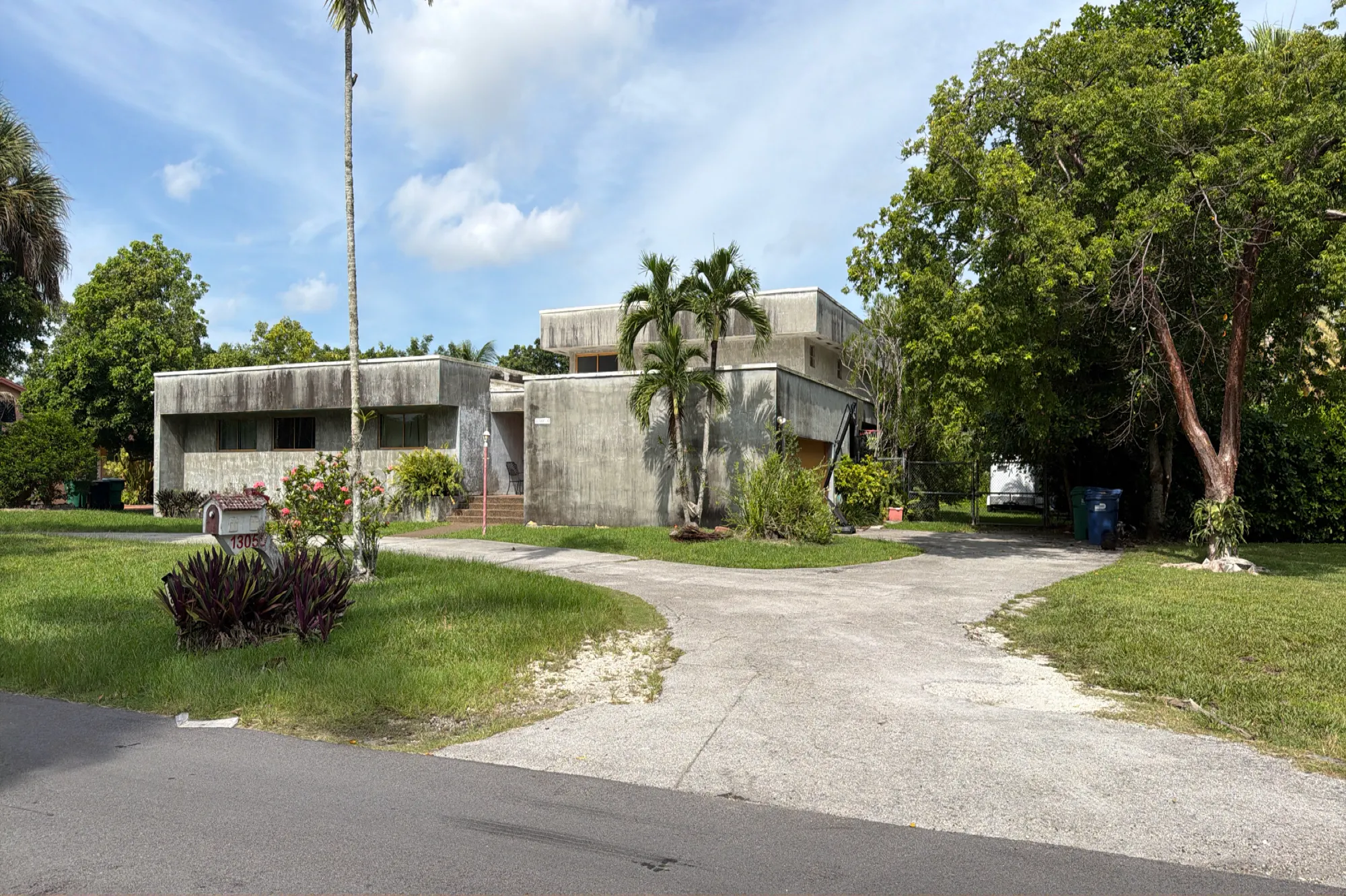 Calusa Club Dr, Miami, FL 33186 #1