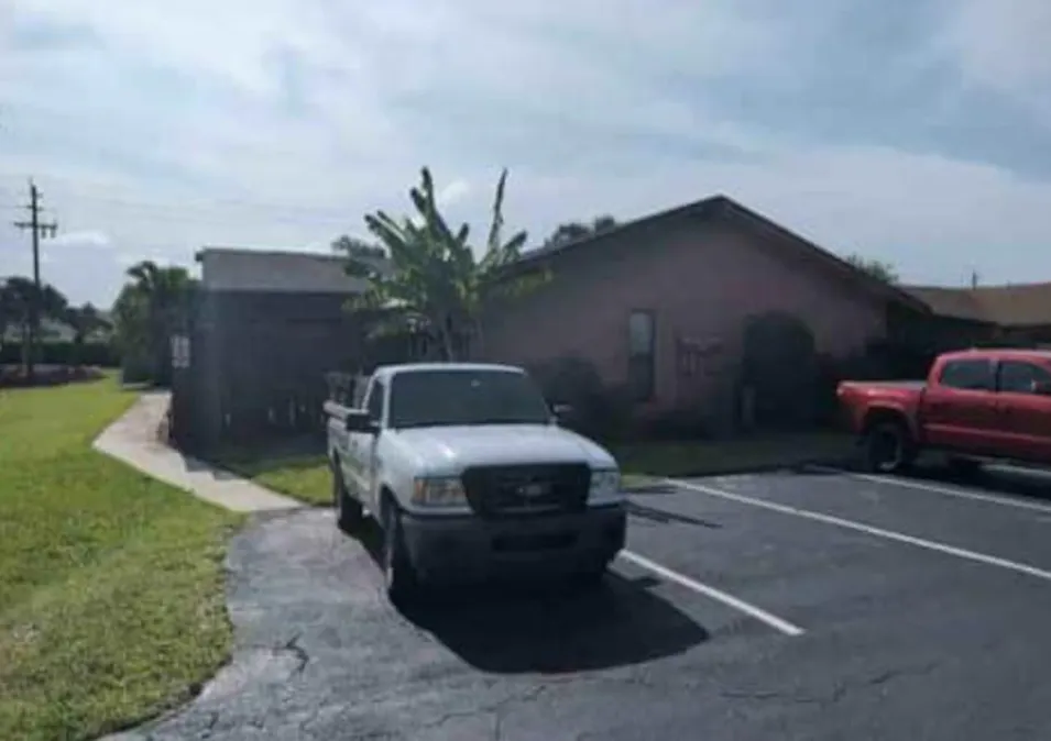 6304 Royal Woods Dr Fort Meyers, FL 33908, Lee County